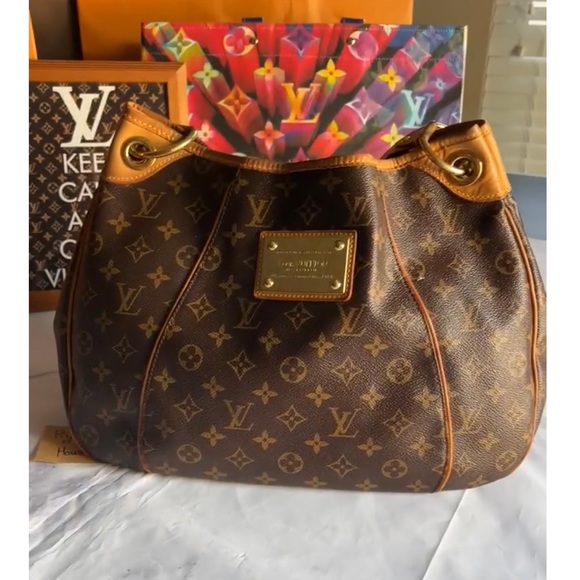 Authentic Louis Vuitton Galliera PM - Picture 2 of 8